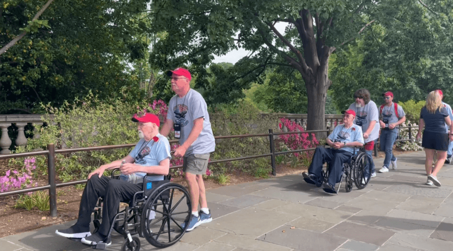 Veterans return after 34th Greater Peoria Honor Flight