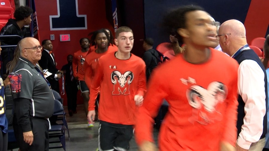 Fans travel in bunches to watch local high school basketball