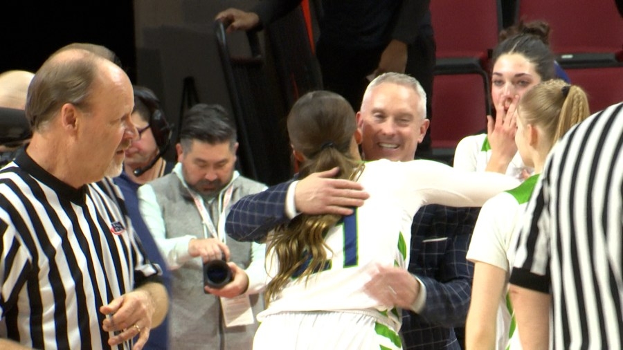 Notre Dame wins state semifinal, advances to second straight championship game