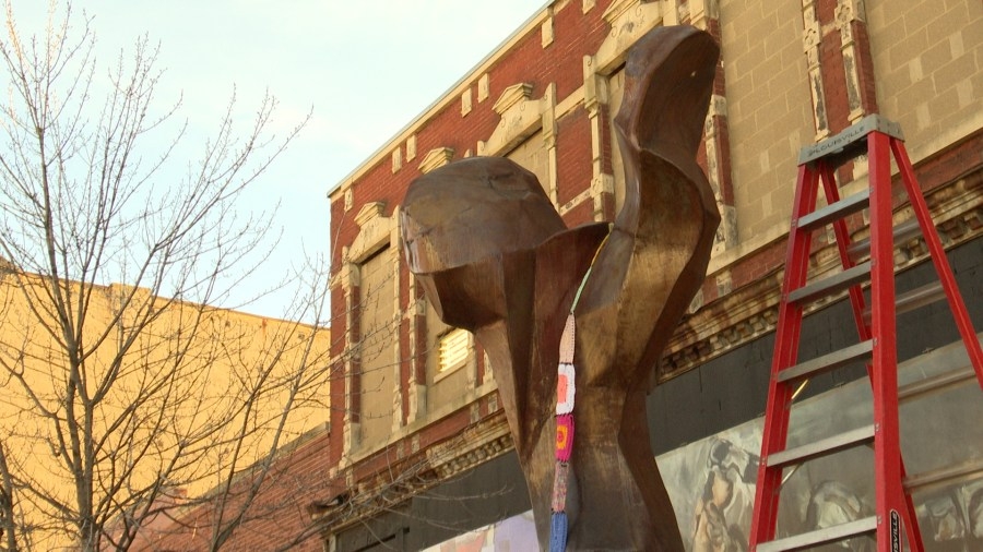 Peoria Art Guild installs ‘yarn bombing' community street art project