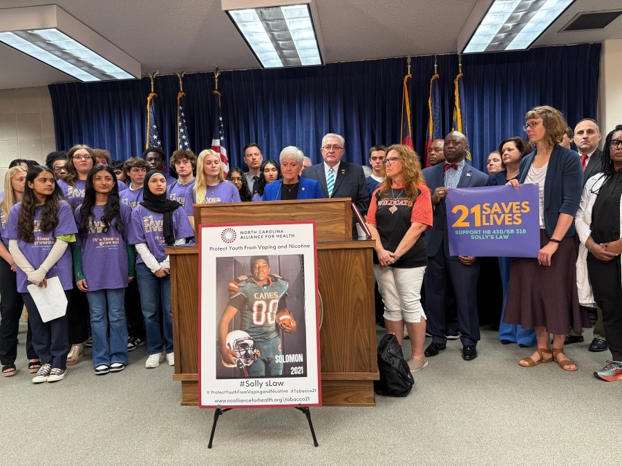 NC advocates continue push for bill to crack down on youth vaping