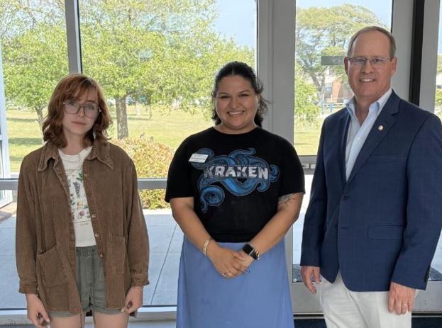 Congressman Murphy visits Carteret Community College