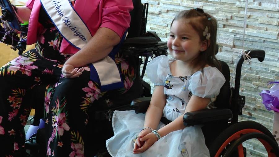 2025 Little Miss Wheelchair Michigan forms bond with mentor