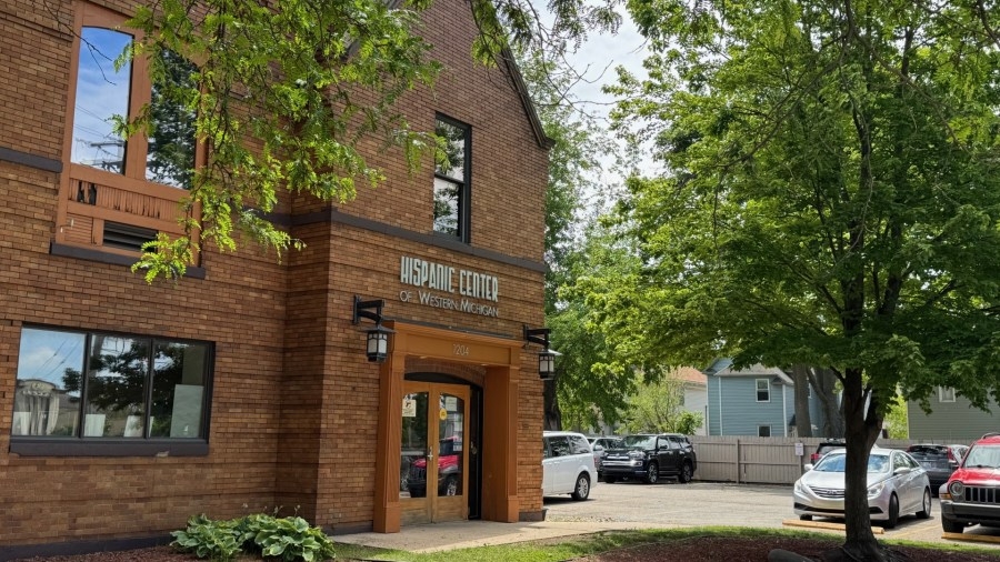 Hispanic Center expands to lakeshore with nonprofit acquisition