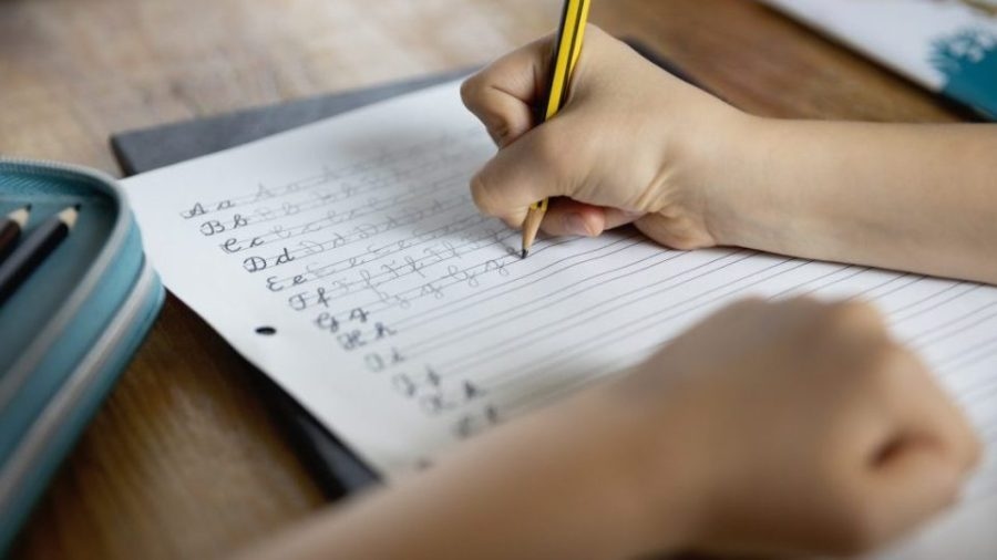 Michigan lawmaker introduces bill to require cursive to be taught in schools