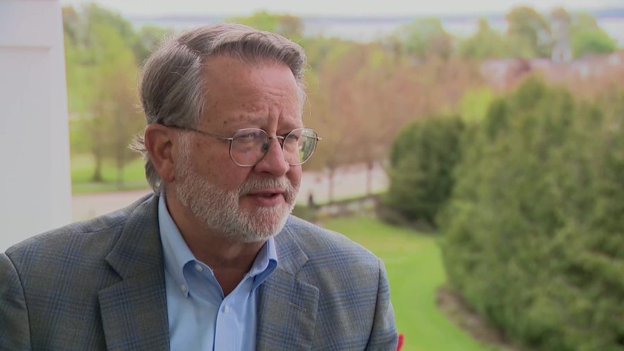 Lakes a priority for Sen. Peters before retirement