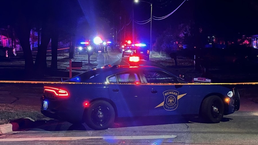 Police: 1 injured, likely by his own knife, during Portage chase