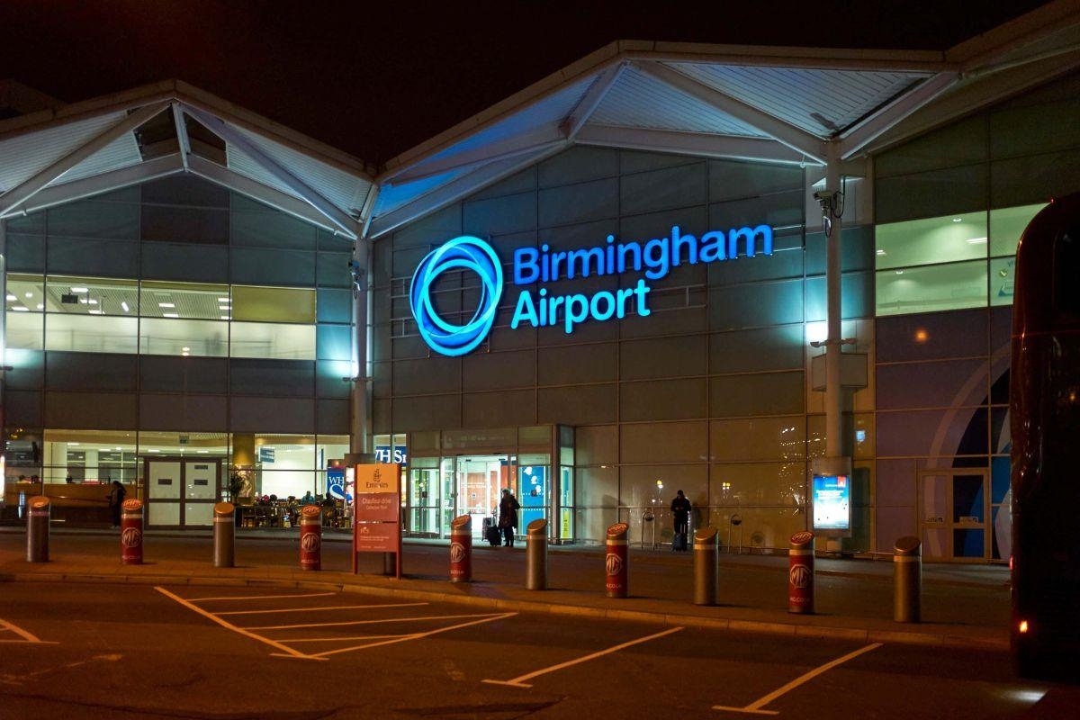 Birmingham Airport advice to passengers with flights booked as runway closes