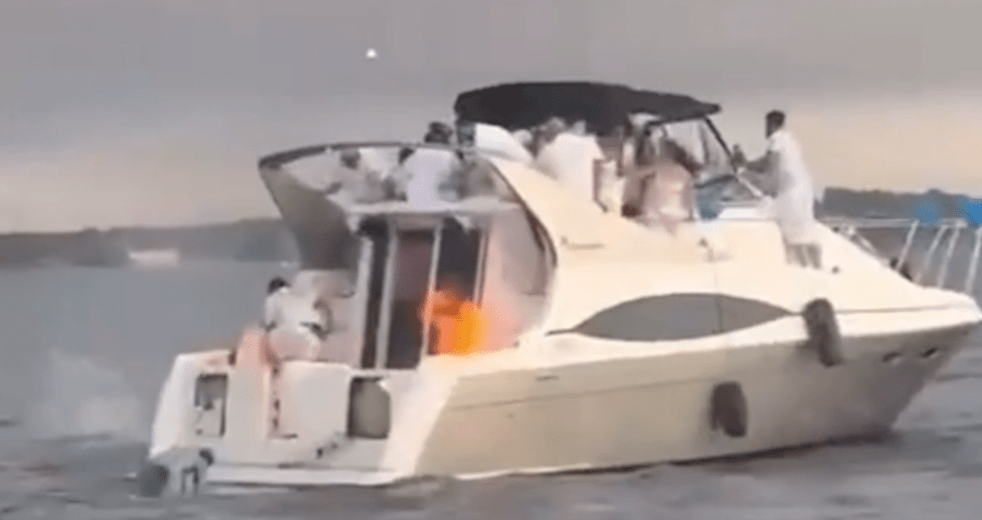 22 people rescued after boat catches fire near the Bronx: FDNY