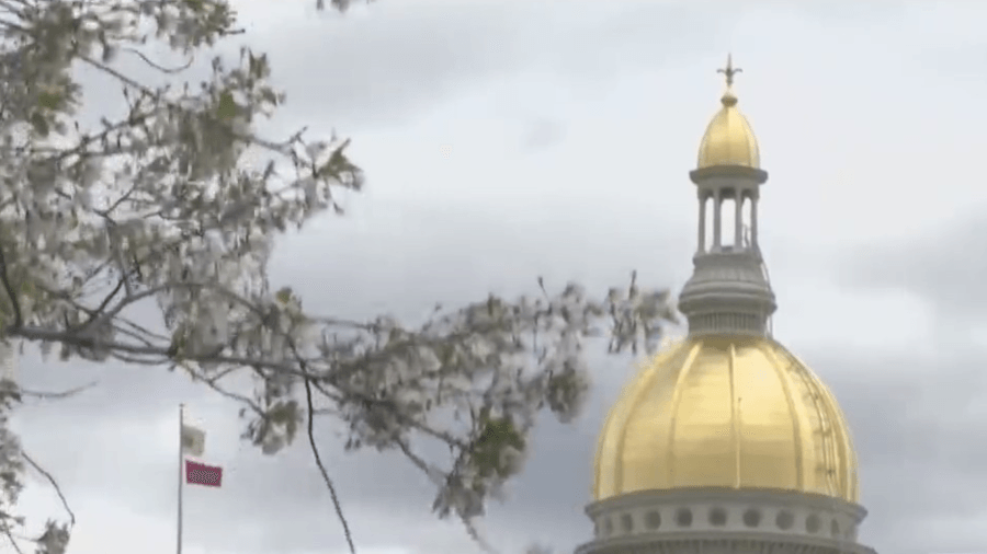 Former NBA player rallies behind NJ bill to cover stuttering treatments
