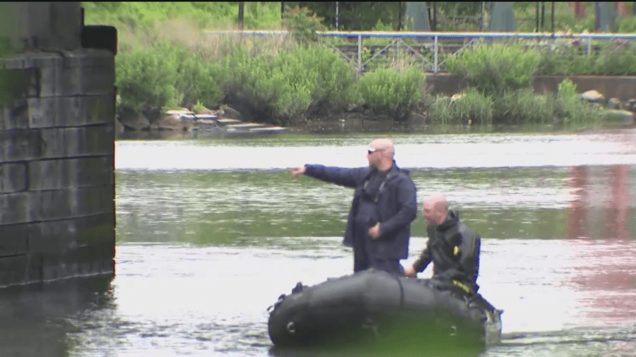 NYPD searches Bronx River for missing 2-year-old boy