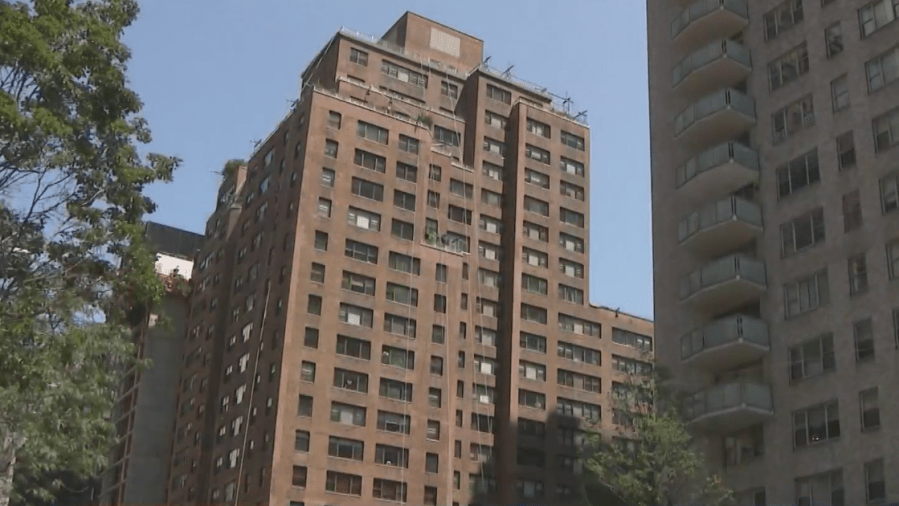 Broker fee ban takes effect in New York City