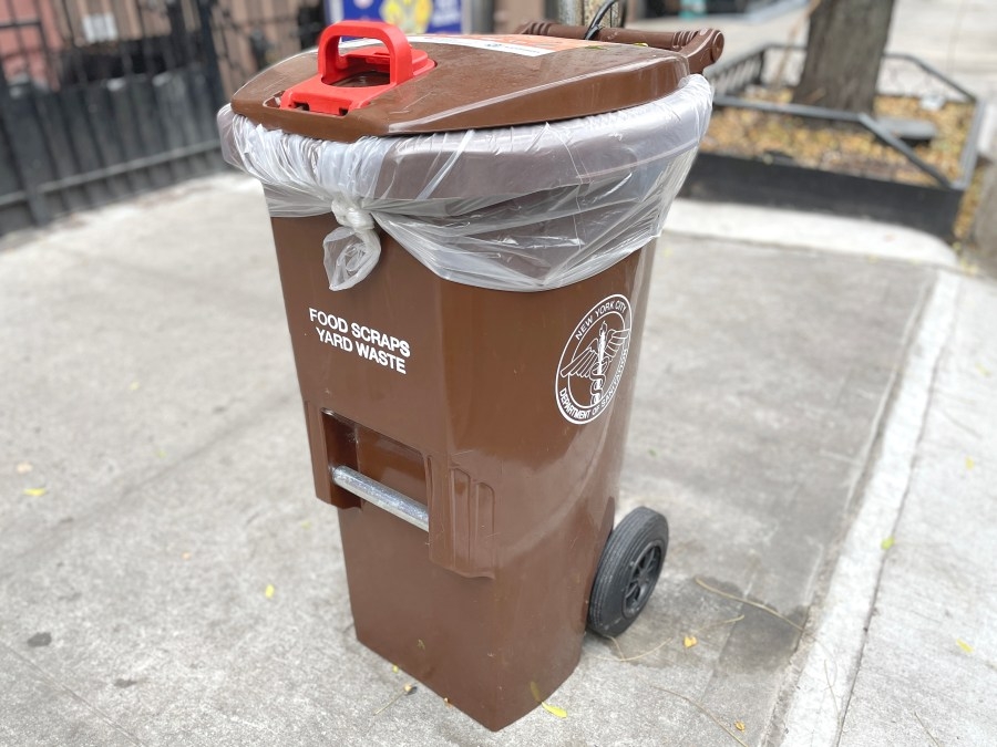 Larger buildings will still be fined for not composting in NYC: officials