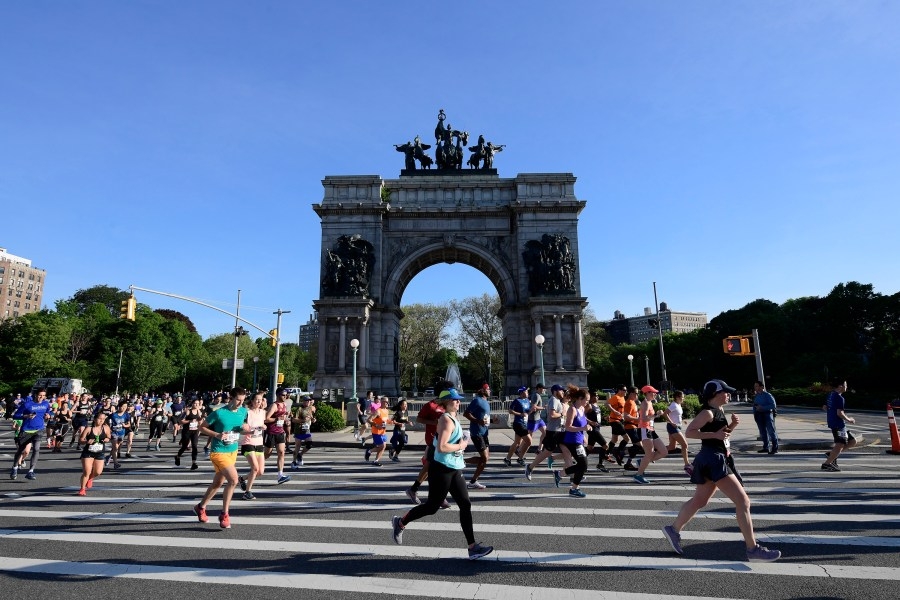 Runner dies during the Brooklyn Half Marathon: Officials