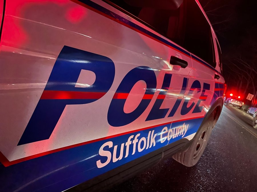 Girl, 7, walks alone on NY highway after parents pass out in car: police