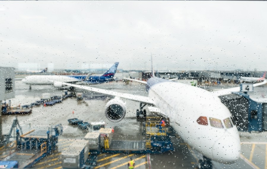 Extensive delays at major tri-state airports due to weather