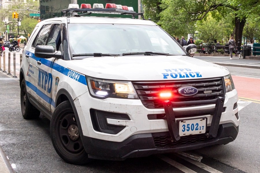 Teen shot inside NYCHA building in Brooklyn: NYPD