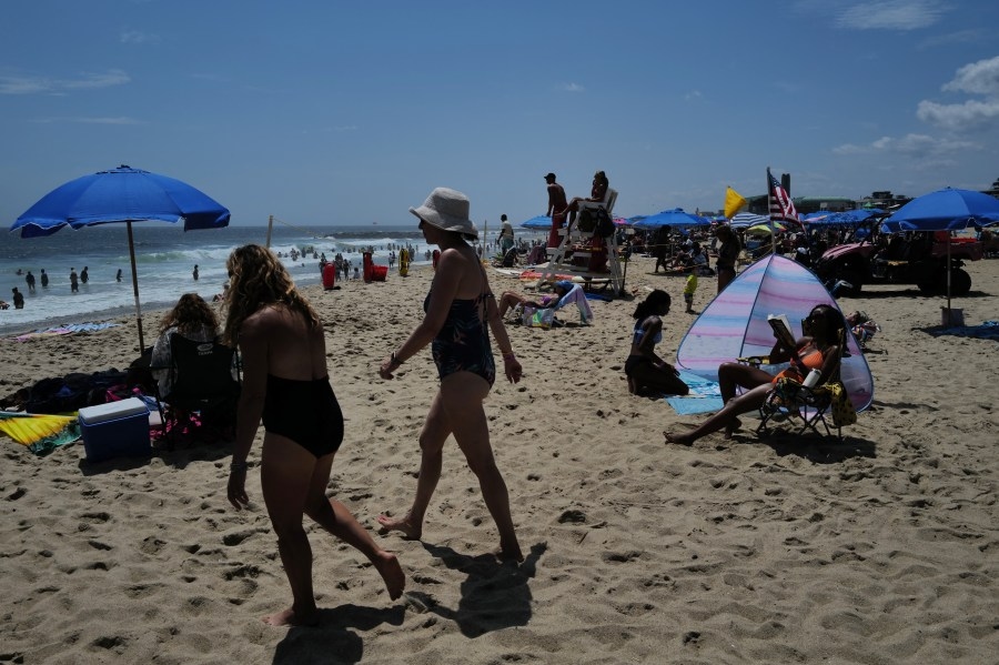 Beaches closed across NY as temperatures near 90 degrees