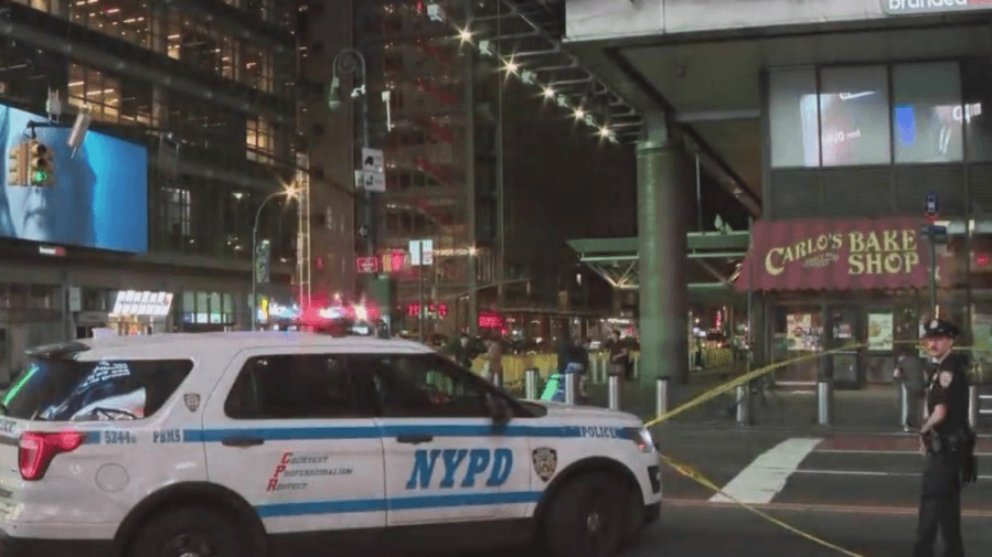 Man shot to death in Hell's Kitchen; suspect wearing black wanted: NYPD