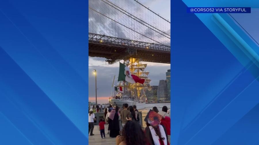 MUST SEE: Mexican navy ship crashes into Brooklyn Bridge