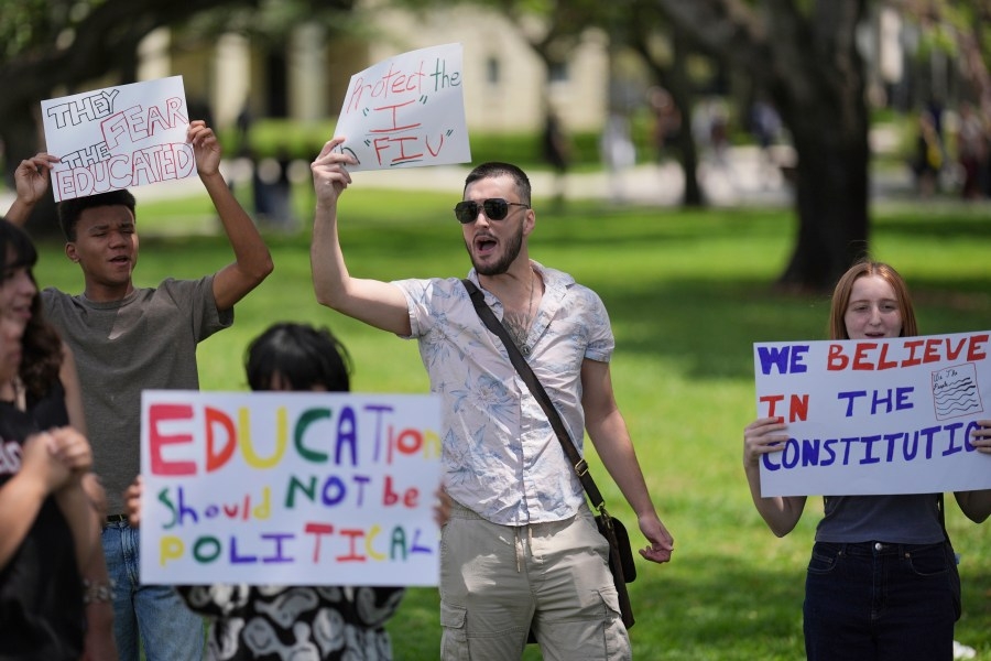 Some international students say it's ‘too late' to return to US