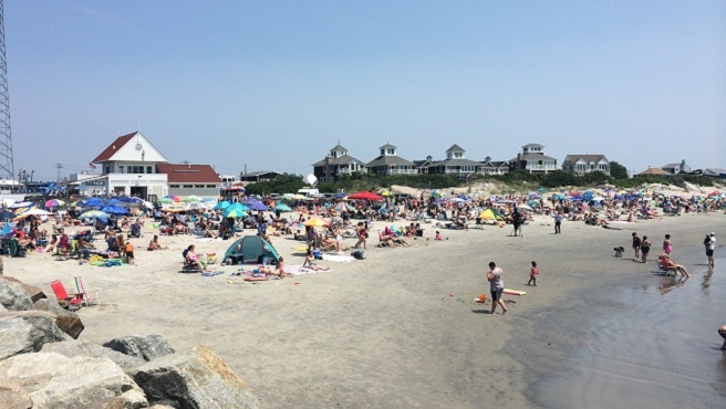 2 Rhode Island state beaches opening this weekend