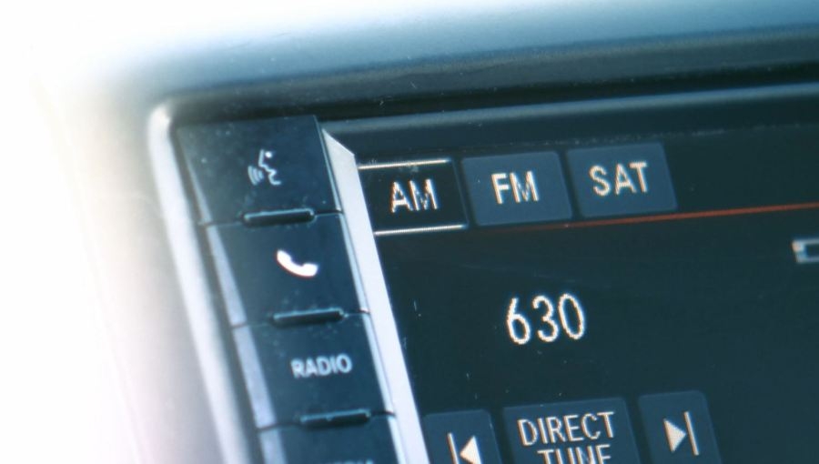 Markey, Cruz pushing to keep AM radio in new vehicles
