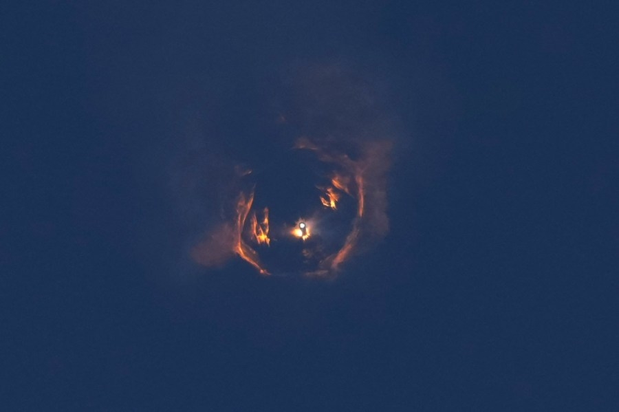 RI family witnesses Space X explosion while on vacation