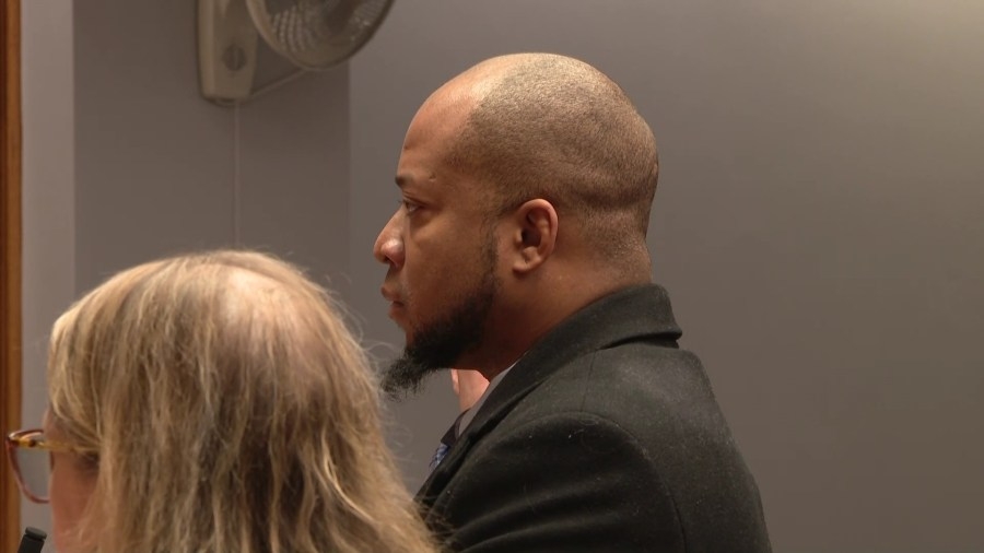 Former RI mayoral candidate arraigned in fake signatures case
