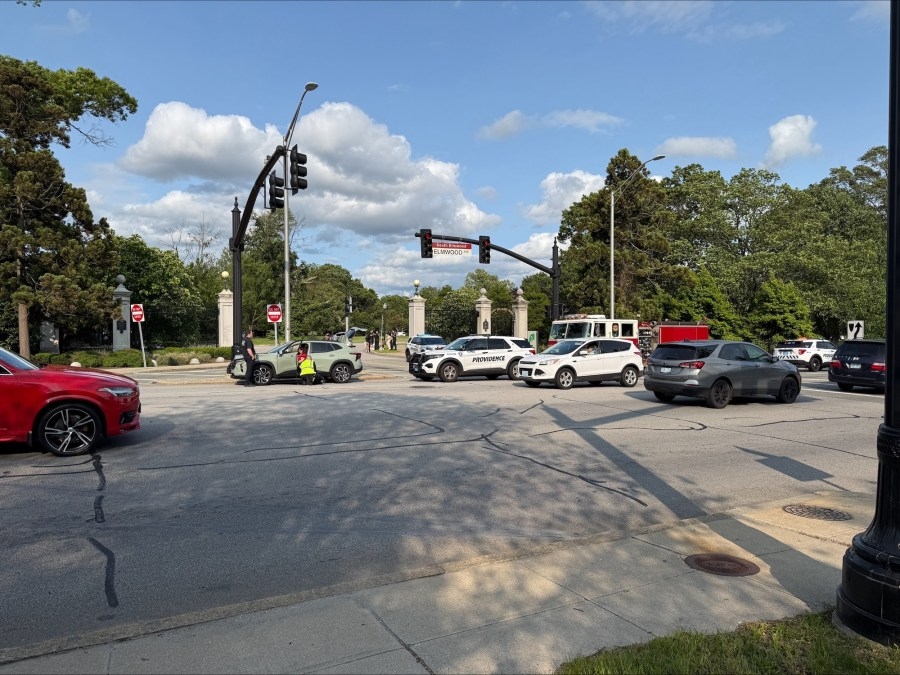 3 injured in Providence crash