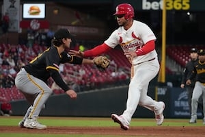 Pirates implode in 6th against Cardinals; losing streak continues