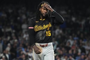 Pirates whiff on late chance, drop close one vs. Cubs