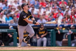 Pirates Beat Reds in Rubber Match But Tie Unwanted Record