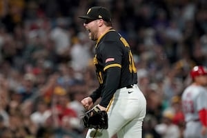 Pirates squeak past Cardinals, drama in 9th; extend season-high win streak