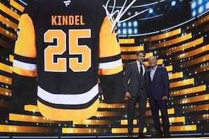 Penguins draft forward Benjamin Kindel with their first pick in 2025 NHL Draft, trade second pick