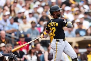 Pirates blow late lead, fall to Padres; McCutchen ties Clemente
