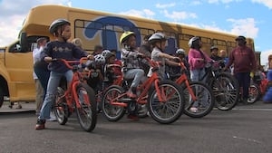 Pittsburgh leaders help teach kids how to ride bikes safely