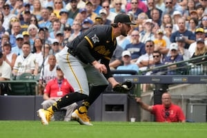 Pirates shut down by Misiorowski, drop series vs. Brewers; Short start for Skenes