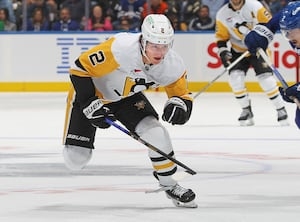 McGroarty injured as Jarry, Penguins shut out Chicago