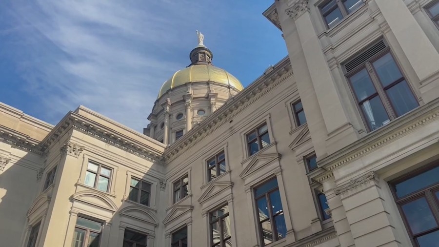 Harris County Rep. Vance Smith breaks down during address to Georgia House