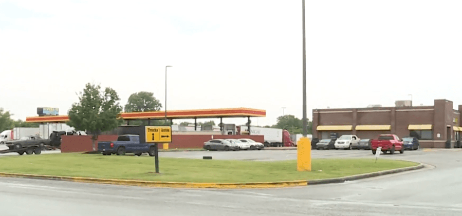 Man shot over money at Love's gas station on Lamar Avenue, police say