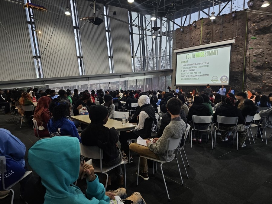 ‘The next bright light': Youth discuss community problems with city leaders