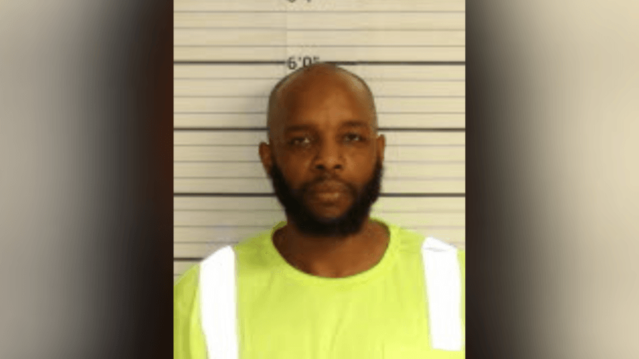 Burglar loads up on batteries from several auto parts stores: MPD