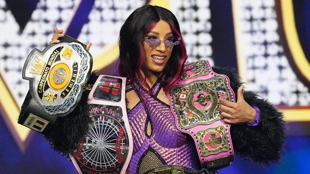 Mercedes Moné Adds Two More Titles to Her Collection
