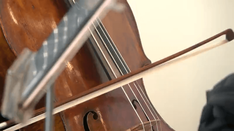 Eastman students perform for East House residents in recovery