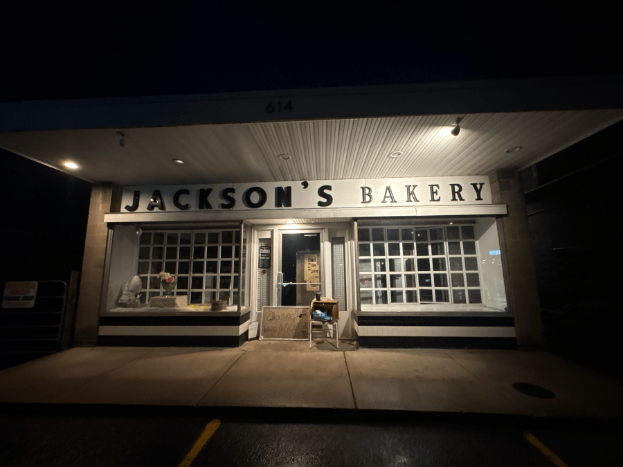 Jackson's Bakery re-opens after brief closure