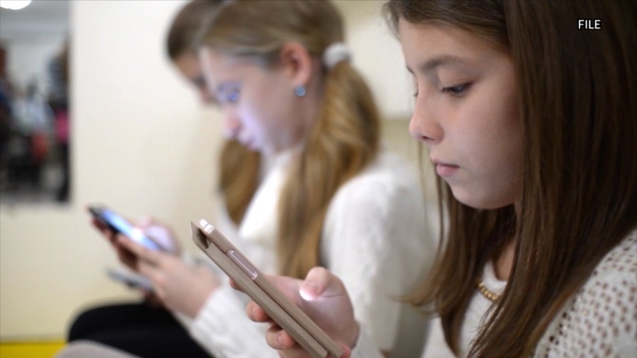 Potential statewide cell phone ban moves past House of Representatives