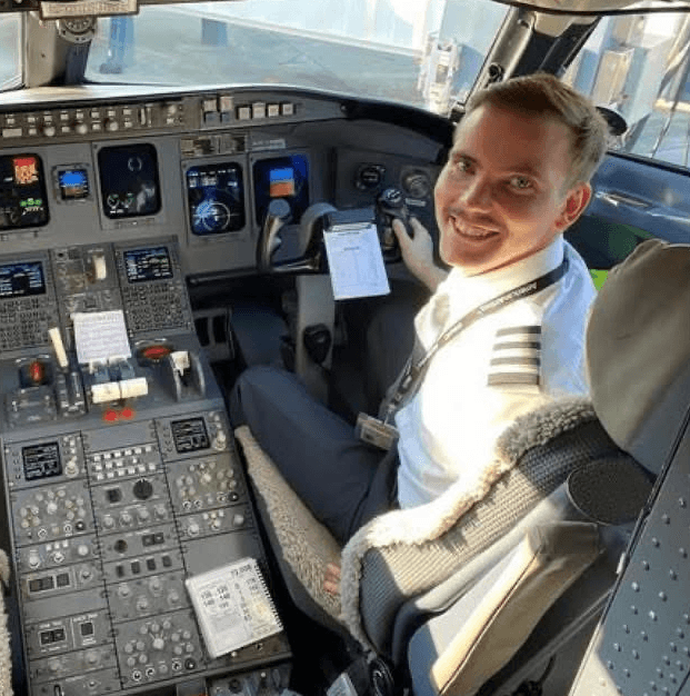 PSA Airlines bestows posthumous honor to D.C. pilot Sam Lilley