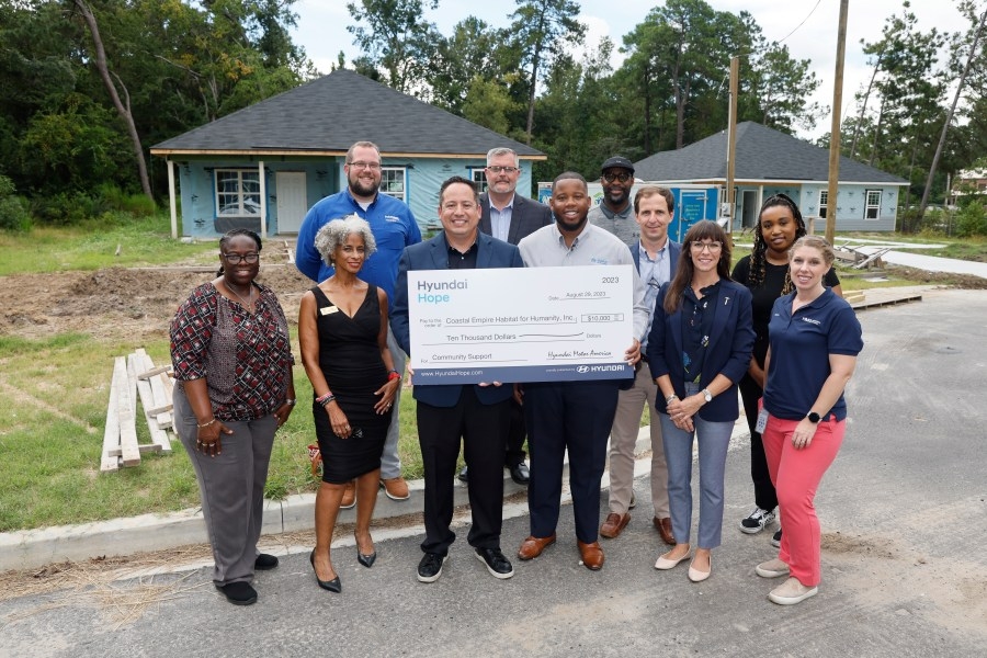 Two large automobile makers give back to Savannah community