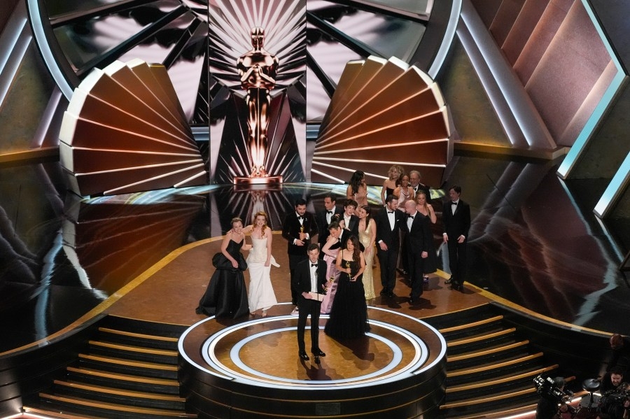 Disney issues apology for Hulu Oscars cut off